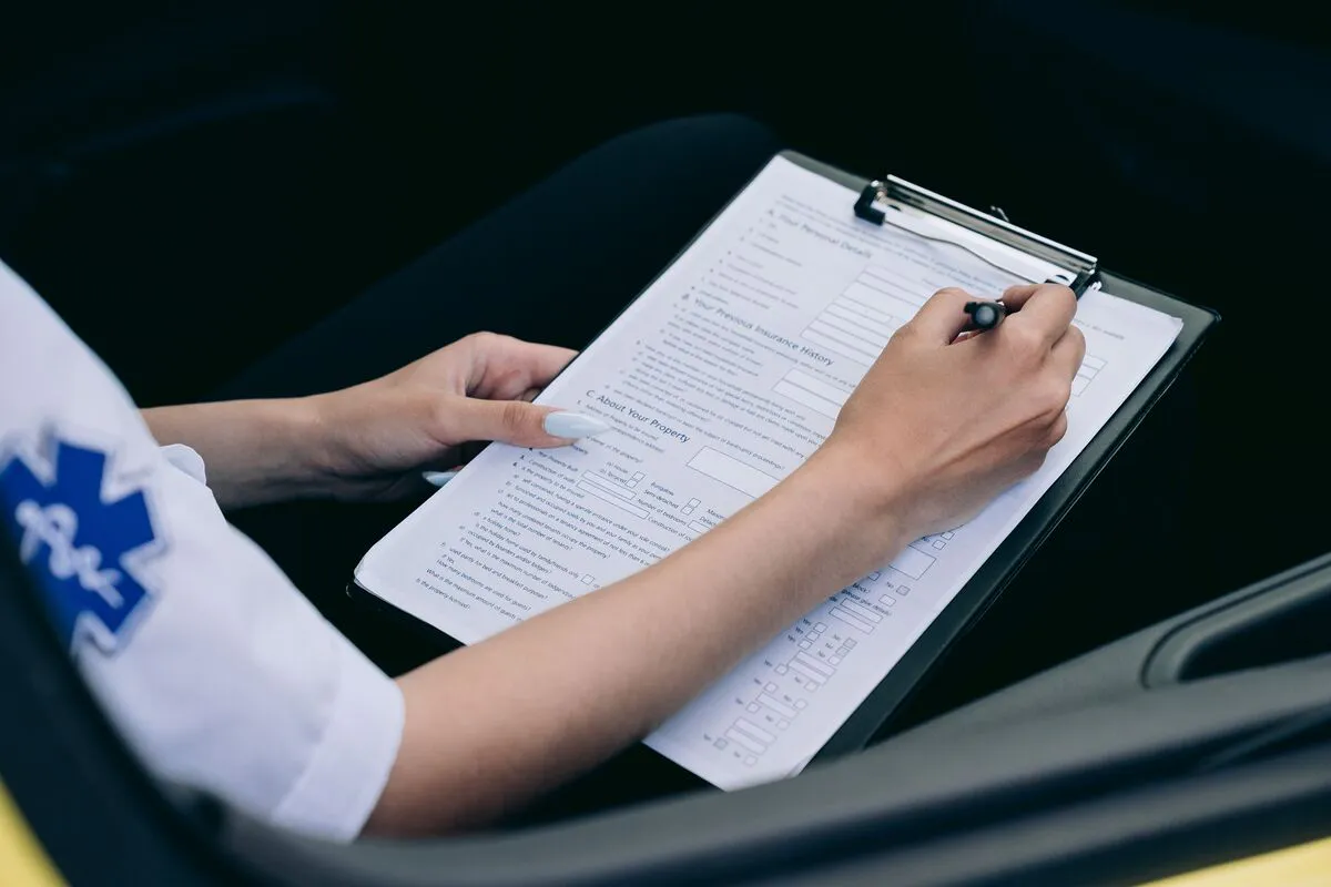 Documentos y registros médicos para un reclamo por accidente de camión en Maryland